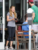 Amanda-Seyfried-Booty-in-Tights-4