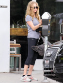 Amanda-Seyfried-Booty-in-Tights-5