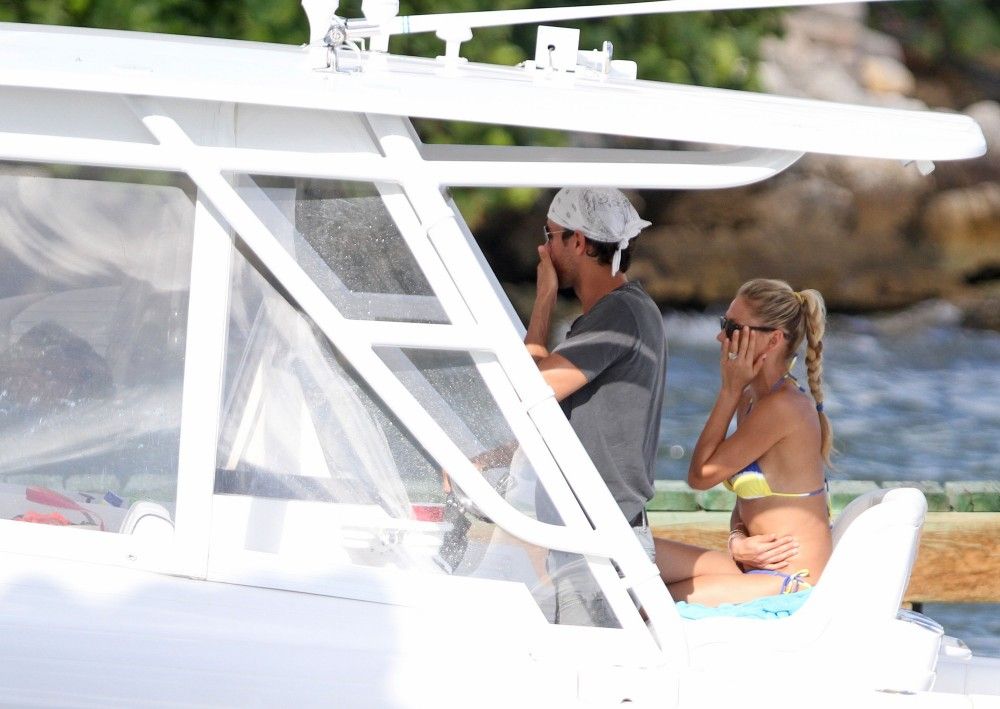 Anna-Kournikova-in-Bikini-5