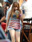 Chloe Moretz Keeps Cool On Set