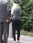 Christina-Aguilera-Booty-in-Tights-2