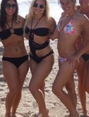 Demi-Lovato-in-Bikini-1