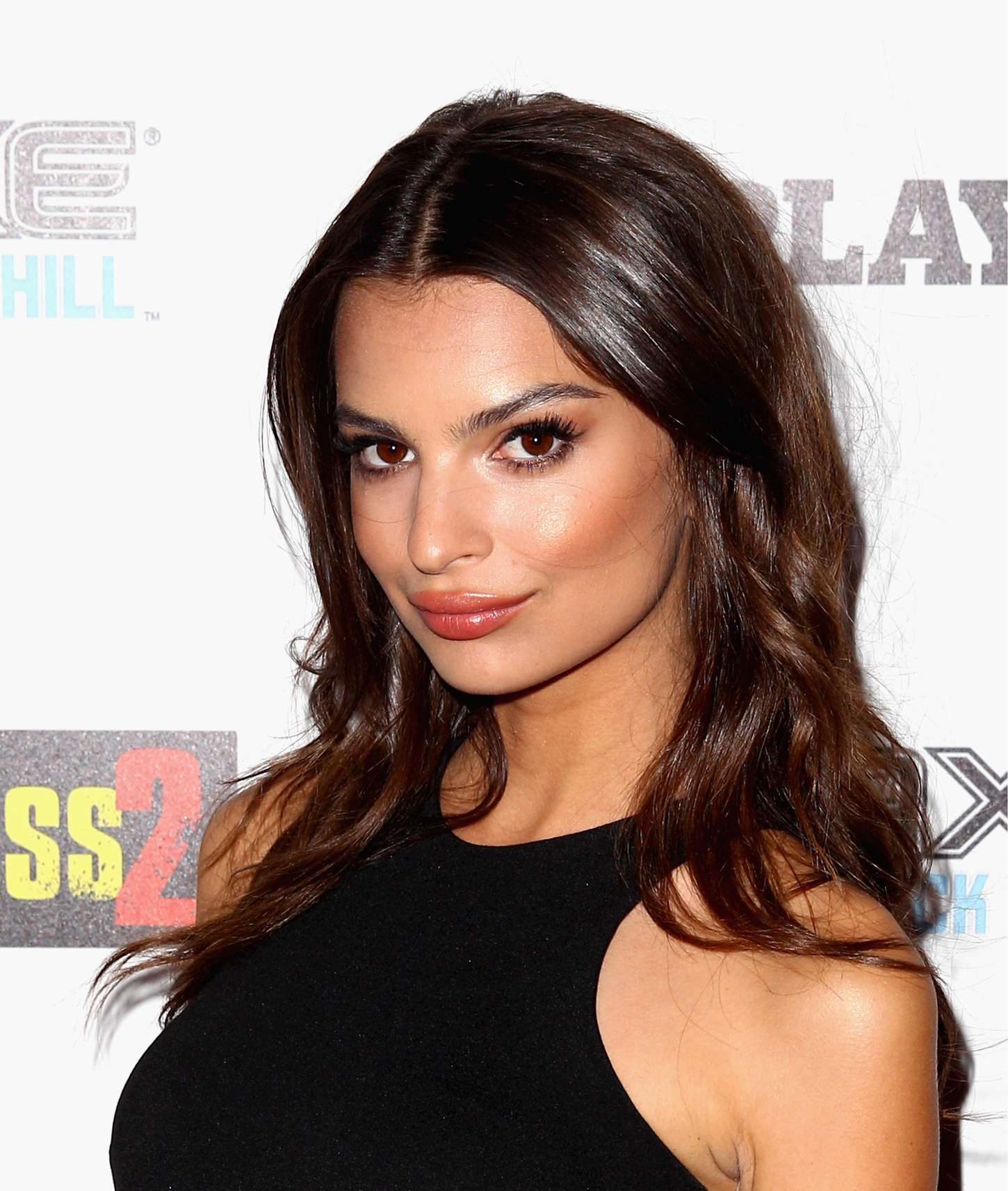 Emily-Ratajkowski-at-2013-Comic-Con-4