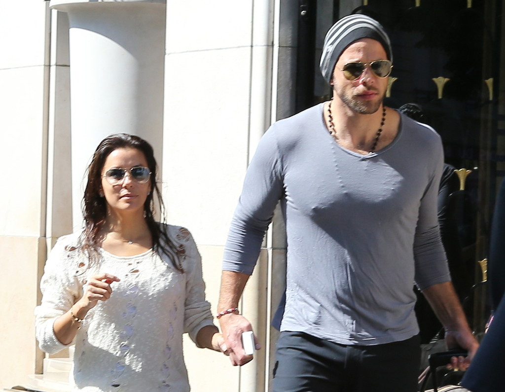Eva-Longoria-Out-and-About-in-Paris-8