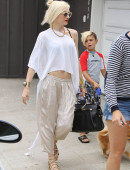 Gwen-Stefani-Out-and-About-in-Los-Angeles-13