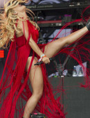 Iggy-Azalea-and-Rita-Ora-Performs-at-Glastonbury-3