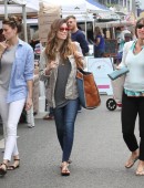 Jessica-Biel-Booty-in-Jeans-10