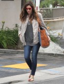 Jessica-Biel-Booty-in-Jeans-15