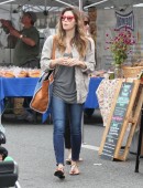 Jessica-Biel-Booty-in-Jeans-6