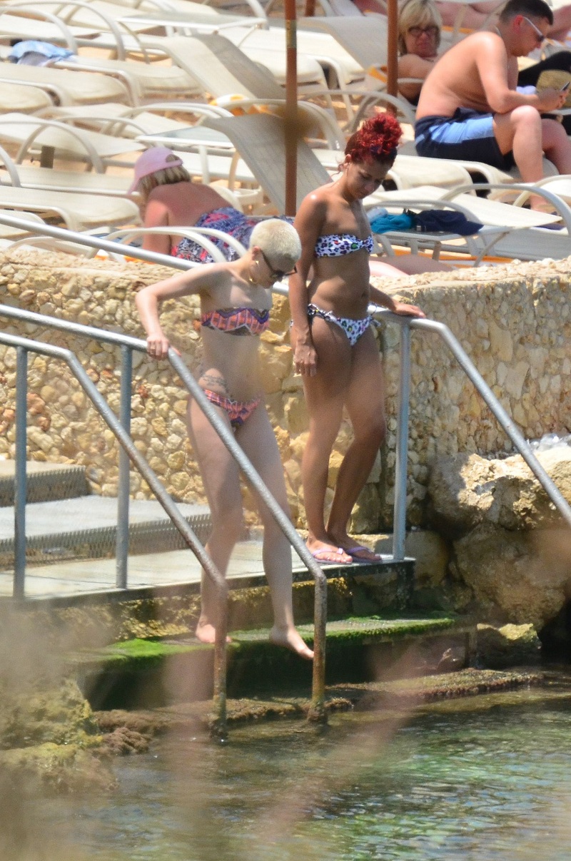 Jessie-J-in-Bikini-21