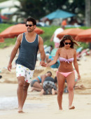 Jessie-James-Bikini-Candids-in-Hawaii-19