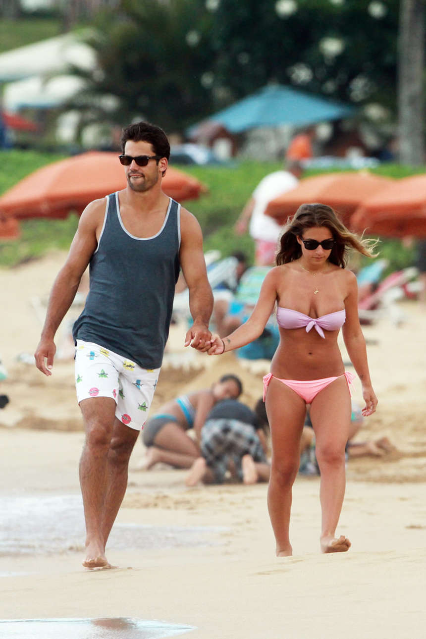 Jessie-James-Bikini-Candids-in-Hawaii-19