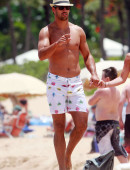 Jessie-James-Bikini-Candids-in-Hawaii-20