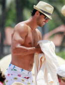 Jessie-James-Bikini-Candids-in-Hawaii-22