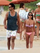 Jessie-James-Bikini-Candids-in-Hawaii-25