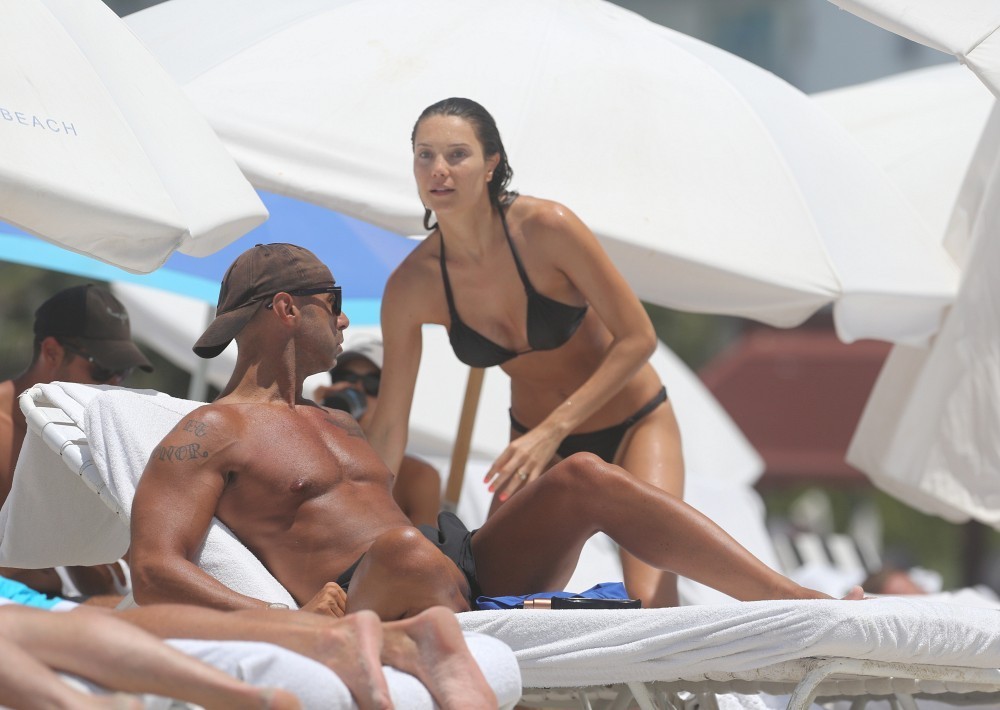 Julia-Pereira-in-Bikini-in-Miami-20