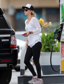 Kaley-Cuoco-4
