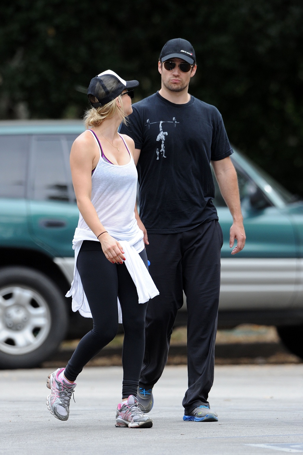 Kaley-Cuoco-9