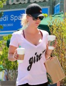 Kaley-Cuoco-Out-and-About-in-LA-2