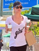 Kaley-Cuoco-Out-and-About-in-LA-3