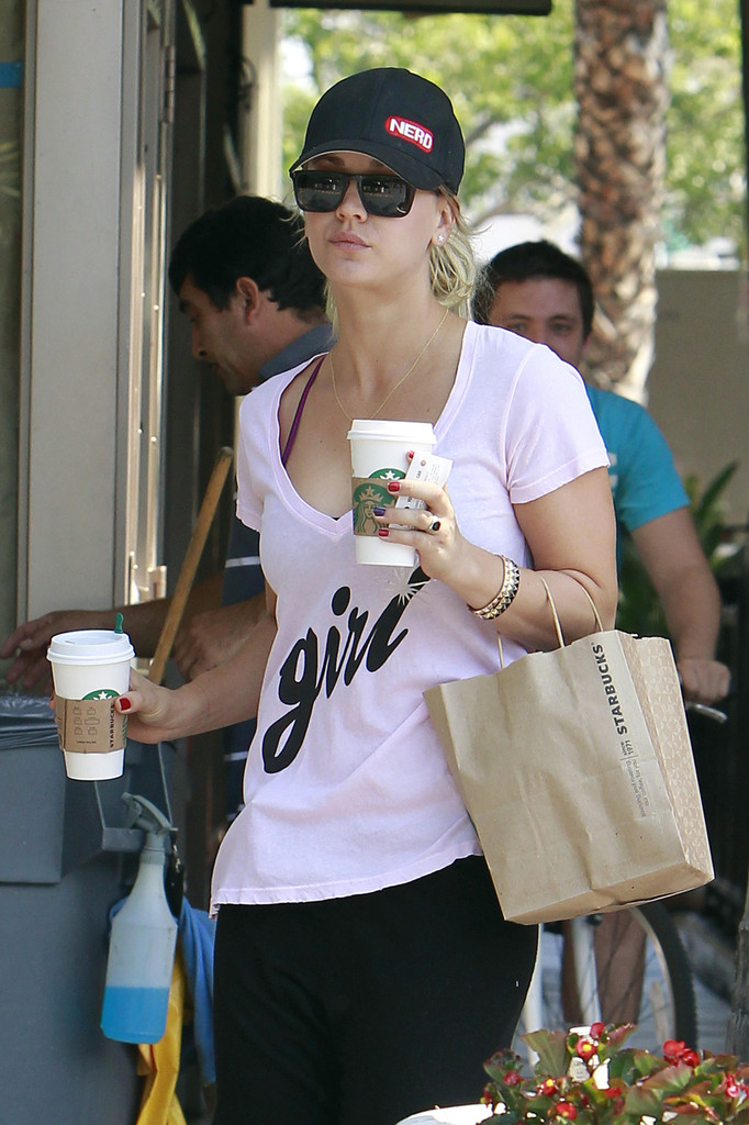 Kaley-Cuoco-Out-and-About-in-LA-8