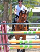 Kaley-Cuoco-Riding-a-Horse-in-LA-1