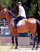 Kaley-Cuoco-Riding-a-Horse-in-LA-2