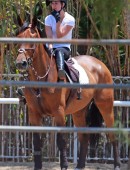 Kaley-Cuoco-Riding-a-Horse-in-LA-7