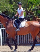 Kaley-Cuoco-Riding-a-Horse-in-LA-8