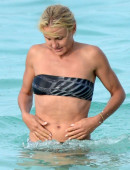 Kate-Upton-and-Cameron-Diaz-in-Bikini-Bahamas-13