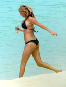 Kate-Upton-and-Cameron-Diaz-in-Bikini-Bahamas-15