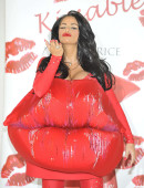 Katie-Price-Kissable-6