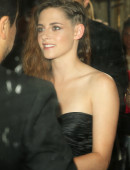Kristen-Stewart-at-Zuhair-Murad-Fashion-Show-in-Paris-4