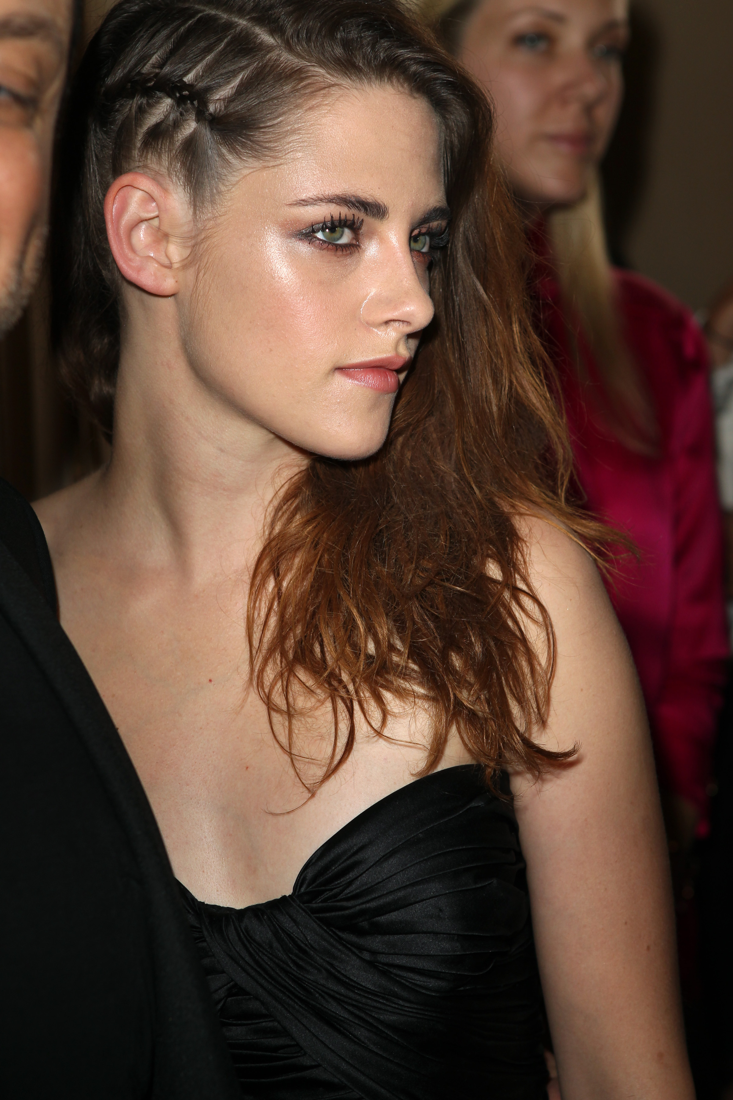 Kristen-Stewart-at-Zuhair-Murad-Fashion-Show-in-Paris-6