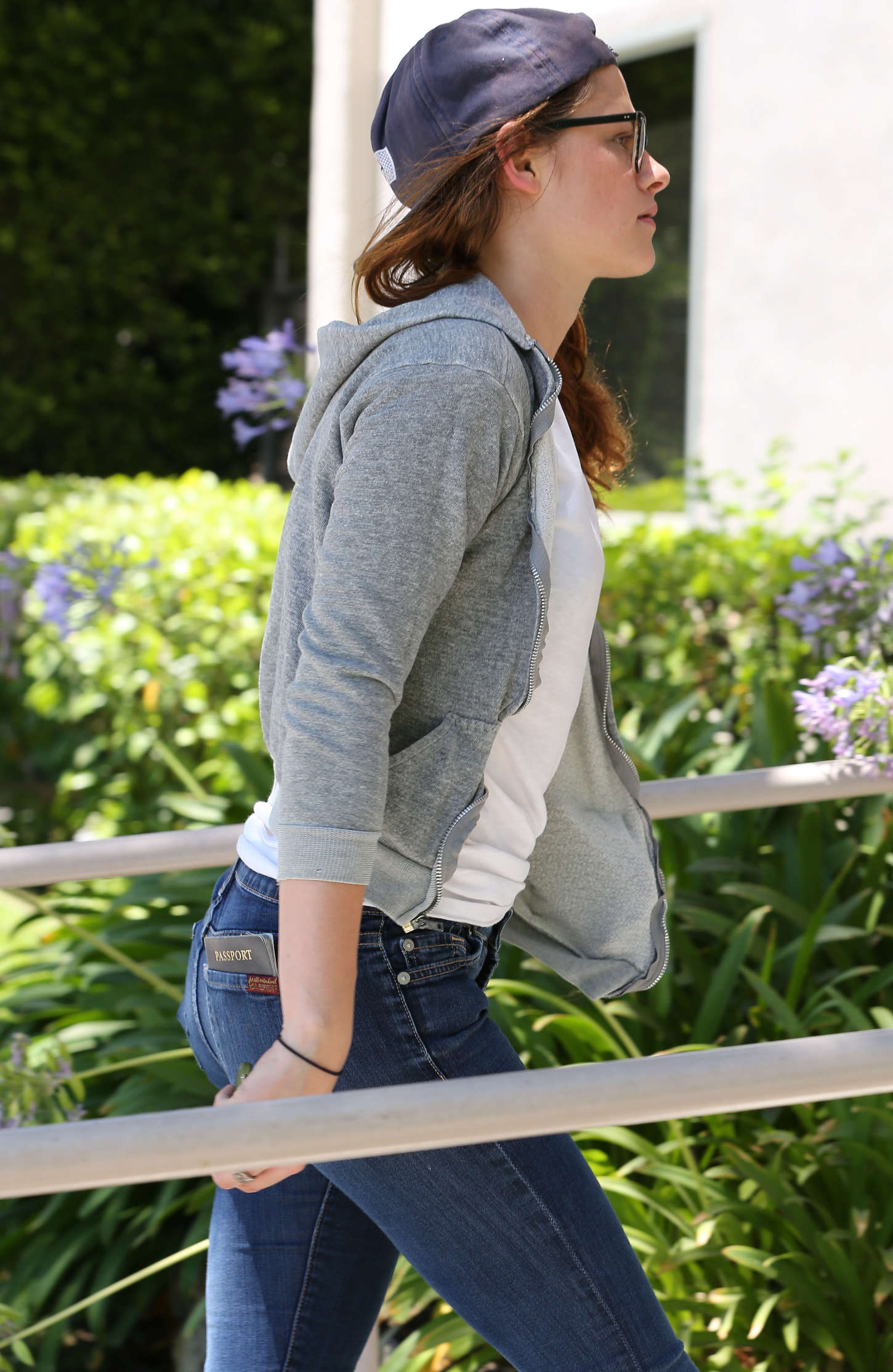 Kristen-Stewart-in-Los-Angeles-19