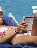 Lady-Victoria-Hervey-in-Bikini-3