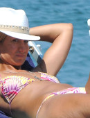 Lady-Victoria-Hervey-in-Bikini-8
