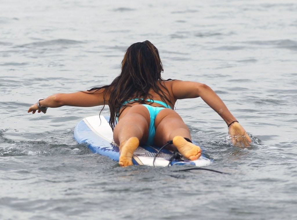 Leilani-Dowding-in-Bikini-2
