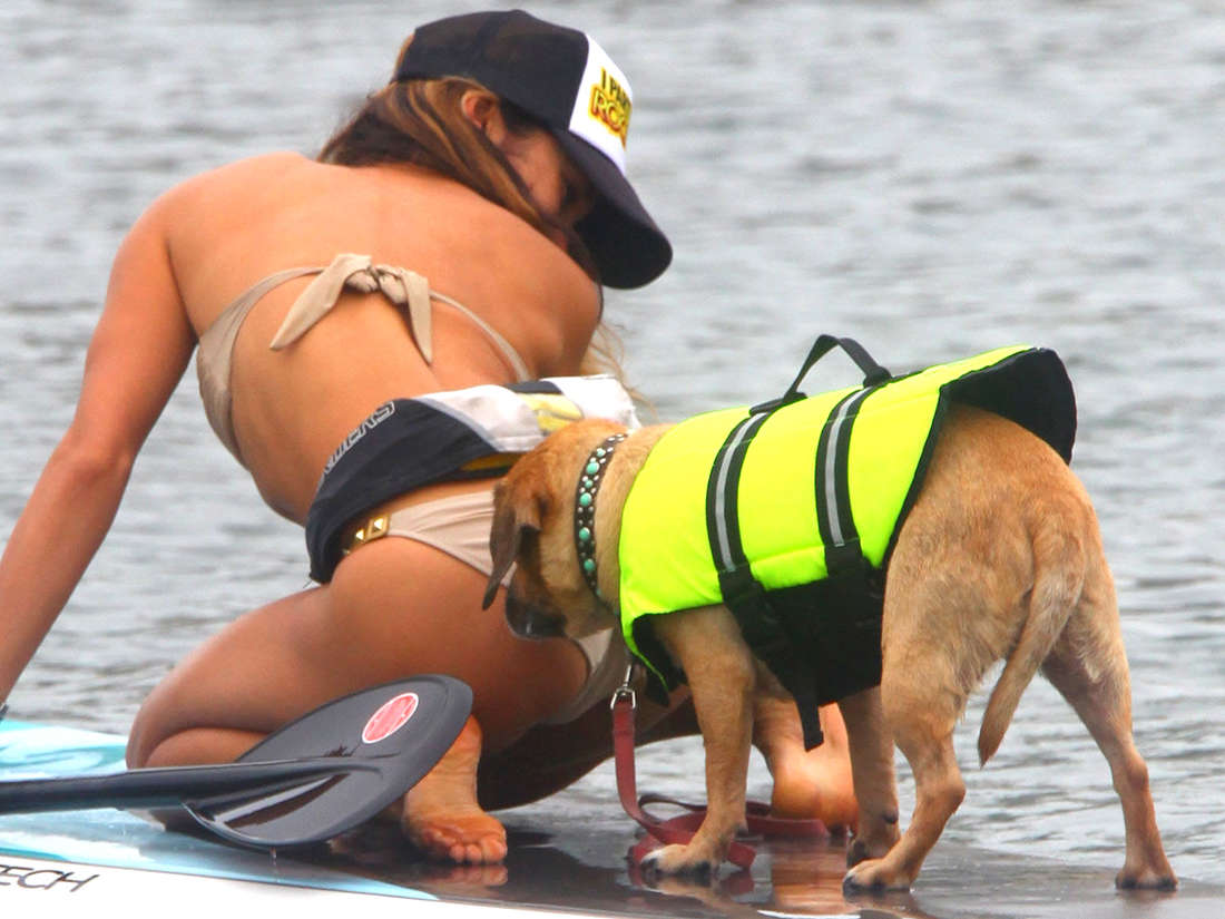 Leilani-Dowding-in-Bikini-3
