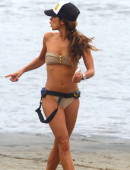 Leilani-Dowding-in-Bikini-9