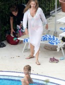 Mira-Sorvino-in-Bikini-14