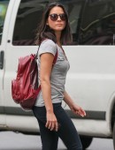 Olivia-Munn-Out-And-About-in-New-York-15