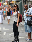 Olivia-Munn-Out-And-About-in-New-York-20
