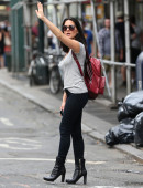 Olivia-Munn-Out-And-About-in-New-York-8