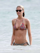 Paige-Butcher-in-Bikini-in-Maui-19
