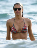 Paige-Butcher-in-Bikini-in-Maui-6
