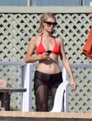 Paris-Hilton-Bikini-Candids-in-Malibu-6