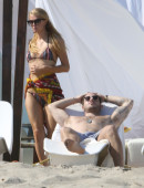 Paris-Hilton-at-the-Beach-in-Malibu-4