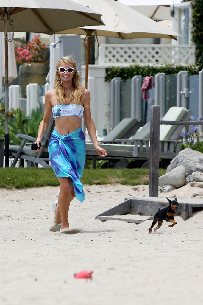Paris-Hilton-in-a-Bikini-in-Malibu-15