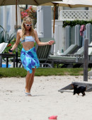 Paris-Hilton-in-a-Bikini-in-Malibu-16